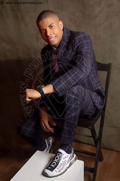 Foto Tentazioni Hot Boy Elvis  3248430297